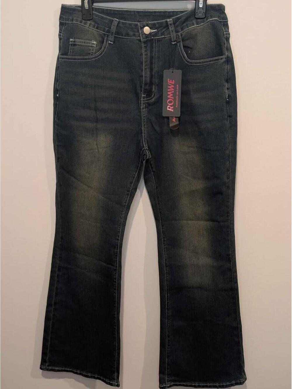 ROMWE NWT dark wash embroidered bootcut jeans